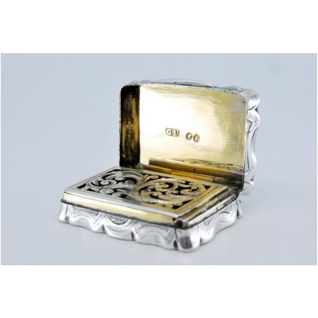 Silver and Gold Vinaigrette Box with Relief and Shield on the Lid, in Good conditions.