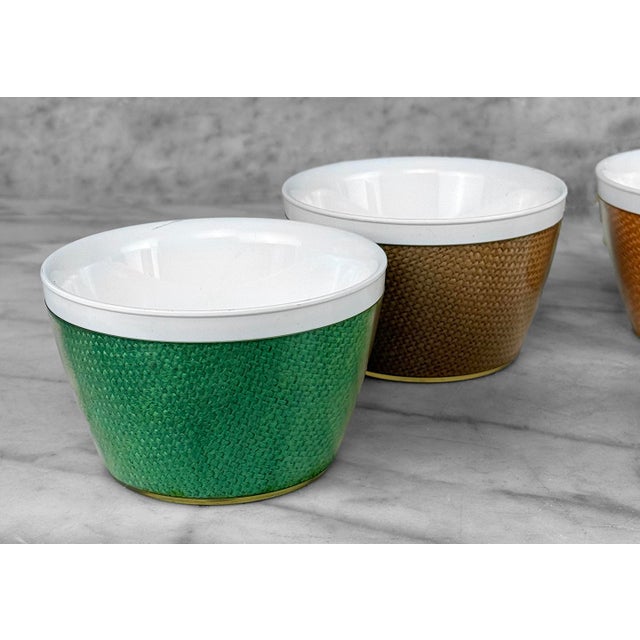 Green Mid 20th Century Mid-Century Boho Insulated Wicker Acrylic Serving Bowls W/ Caddy - Set of 4 For Sale - Image 8 of 9