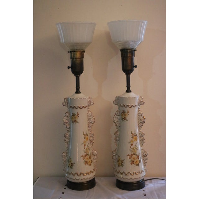 1930s Rembrandt Art Deco White Floral Porcelain Table Lamps - A Pair For Sale - Image 13 of 13