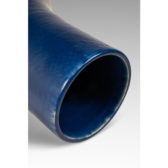 Mid-Century Modern Contemporary Oversized Powder-Blue-Glazed Studio Craft Ceramic Vase, Usa, C. 1980s For Sale - Image 15 of 18