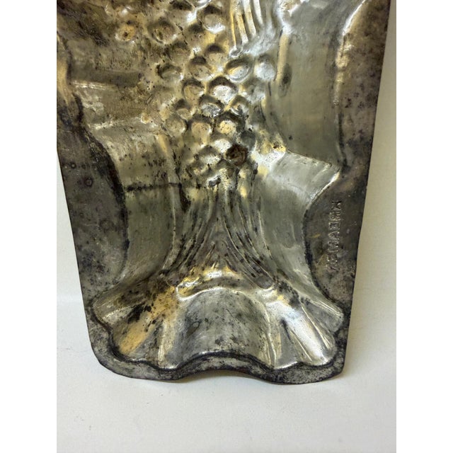 Metal Antique Kreamer Tin Fish Mold – 12" Early 20th Century Americana Kitchen Decor For Sale - Image 7 of 11