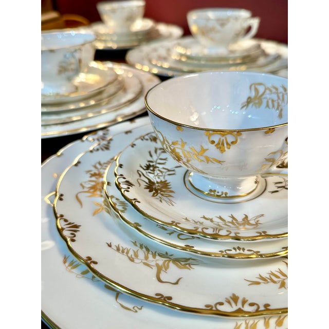 Royal Crown Derby “Marquis” A1222 Bone China Service for Six – 30 Pieces – Beaufort Shape, England (1958–1964) For Sale In West Palm - Image 6 of 12