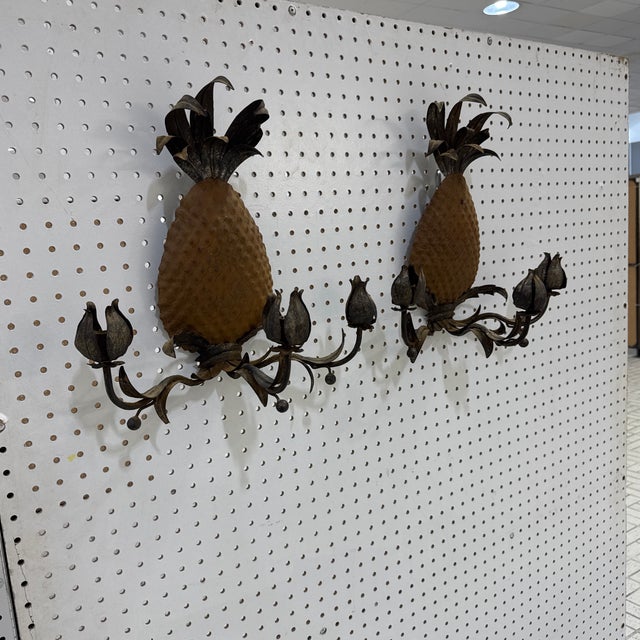 Beautiful pair of vintage Italian pineapple scones, could easily be converted into lighting. Great look and sized stamped...