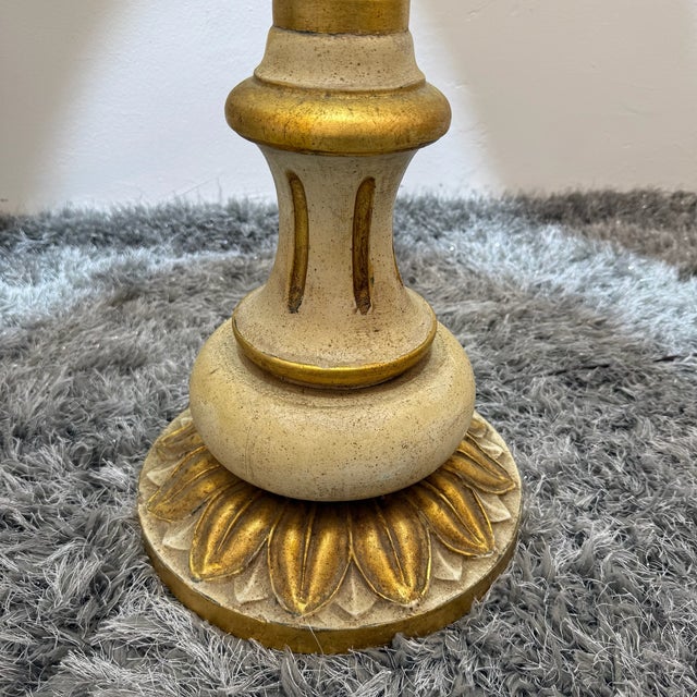 Baroque Large Italian Florentine Floor Lamp in Gilded Wood, 1960s For Sale - Image 3 of 12
