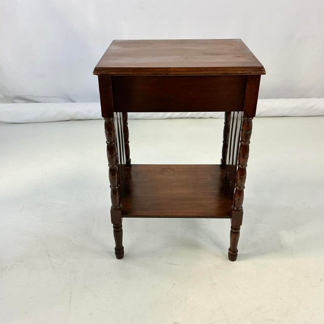 Early 1900s Antique English Traditional Hollywood Regency Victorian Side Table For Sale - Image 9 of 14