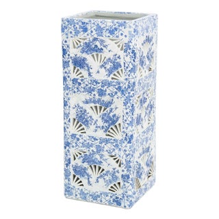 Chinese Blue and White Porcelain Umbrella Stand For Sale
