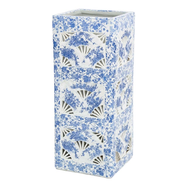 Chinese Blue and White Porcelain Umbrella Stand For Sale