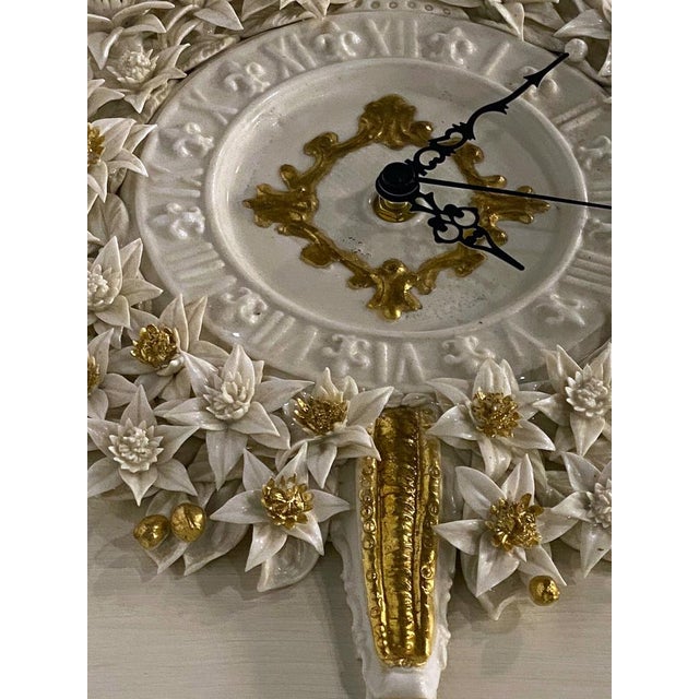 Porcelain Wall Clock with Gold Leaf Accents by Giulio Tucci for Capodimonte, 1990s For Sale - Image 4 of 8