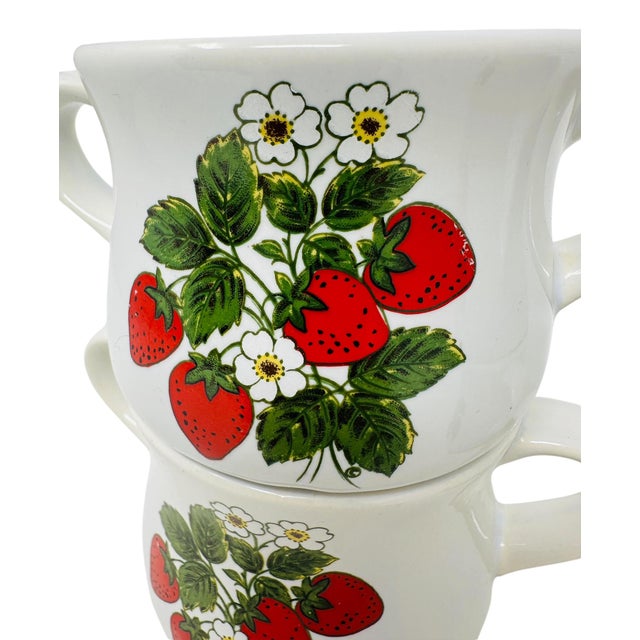 1970s 1970s Nelson McCoy Strawberry Country Soup Bowls - Set of 4 For Sale - Image 5 of 13