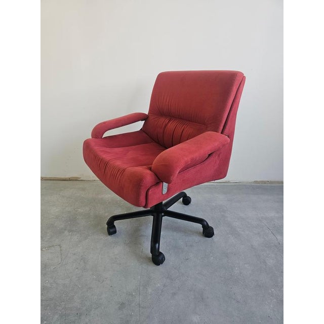 1980s Set of Swivel Chairs Model P85 attributed to Giovanni Offredi for Saporiti, 1980s For Sale - Image 5 of 16