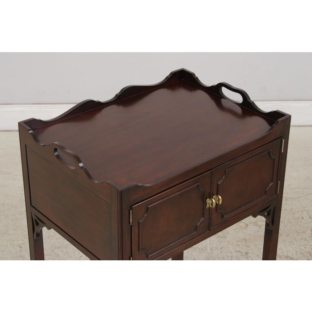 Pair Councill Craftsmen Mahogany Williamsburg Style Nightstands For Sale - Image 12 of 14