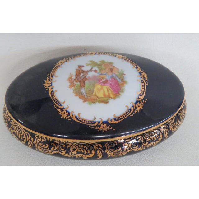 Limoges Castel Oval Trinket Box Cobalt Blue 22k Gold Trim Courting Couple 5190b For Sale - Image 14 of 14