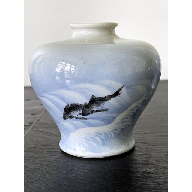 White One of The Two Japanese Ceramic Vases Makuzu Kozan Meiji Period For Sale - Image 8 of 18