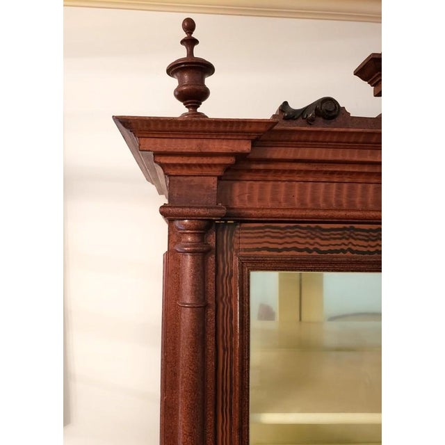 19th-C. Belgian Aesthetic Movement Grain-Painted Three-Sided Glass Display Vitrine Cabinet For Sale - Image 4 of 13