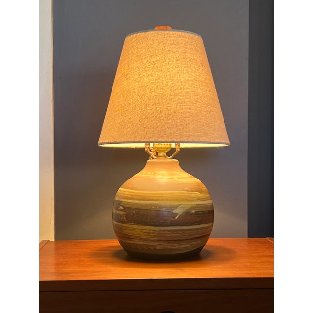 Mid-Century Modern Gordon and Jane Martz Round Ceramic Lamp For Sale - Image 3 of 12