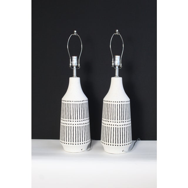 Mid 20th Century Gerald Thurston Style Table Lamps. For Sale In Miami - Image 6 of 12