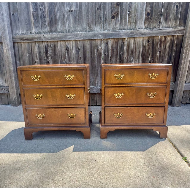 English Vintage Henredon 18th Century Style Bedside Chests - A Pair For Sale - Image 3 of 10