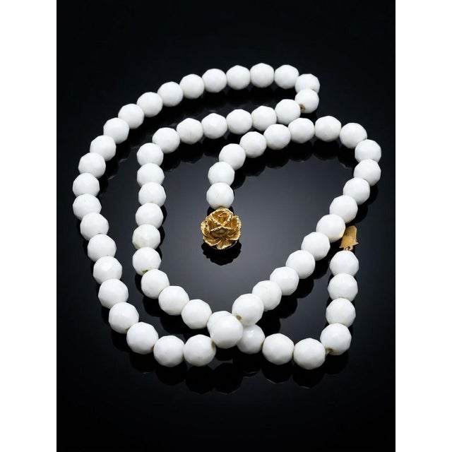 Mid-Century Modern MCM Jewelry Milk Glass Beaded Necklace. Vintage European Export. For Sale - Image 3 of 3