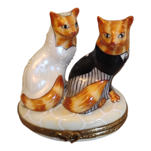 1980s Pient Main Wa Limoges France Trinket Box, Bride and Groom Cats