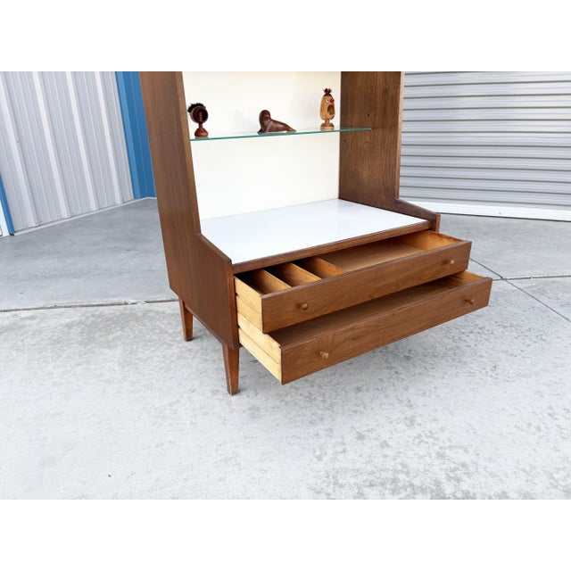 1960s Pair of Mid Century Walnut Bookcase by Kipp Stewart for Glenn of California For Sale - Image 9 of 17