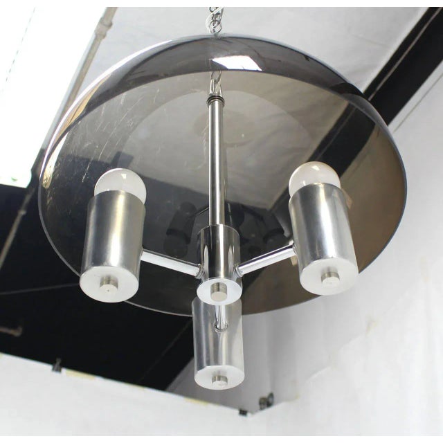 Nice mid-century modern light fixture. Perfect for a modern home.