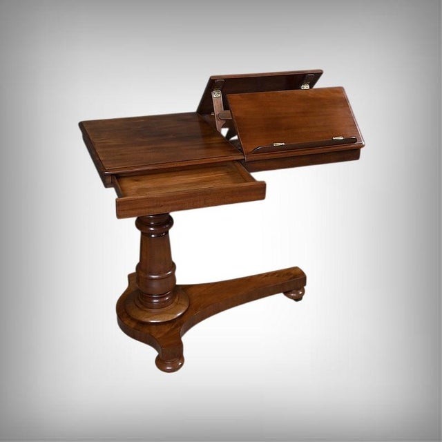 Victorian Mahogany Reading Table, England, Mid-19th Century, in Restored conditions. Designed before 1890