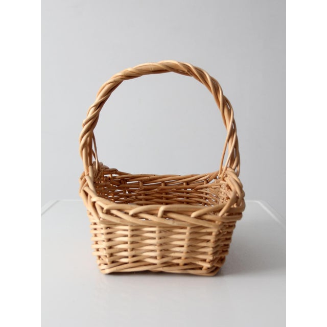 Late 20th Century Vintage Wicker Gathering Basket For Sale - Image 5 of 11