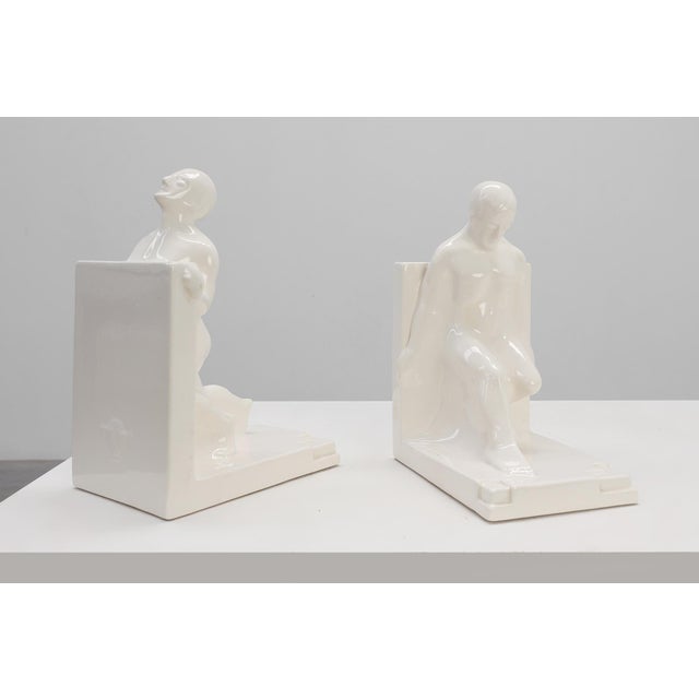 White Ceramic Bookends by Godofridus Boonekamp for Plateelbakkerij Schoonhoven, 1920, Set of 2 For Sale - Image 8 of 15