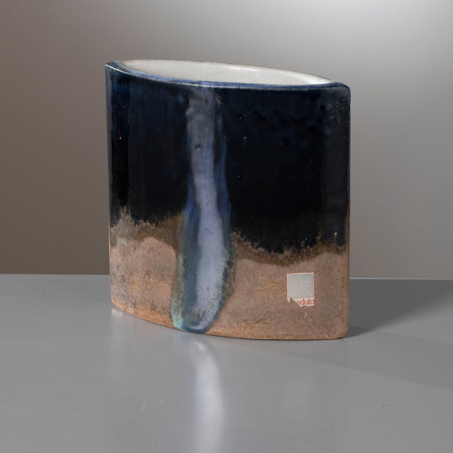 Sculptural Elliptical Stoneware Vase by Bruno Gambone, Italy, 1980s For Sale - Image 4 of 10