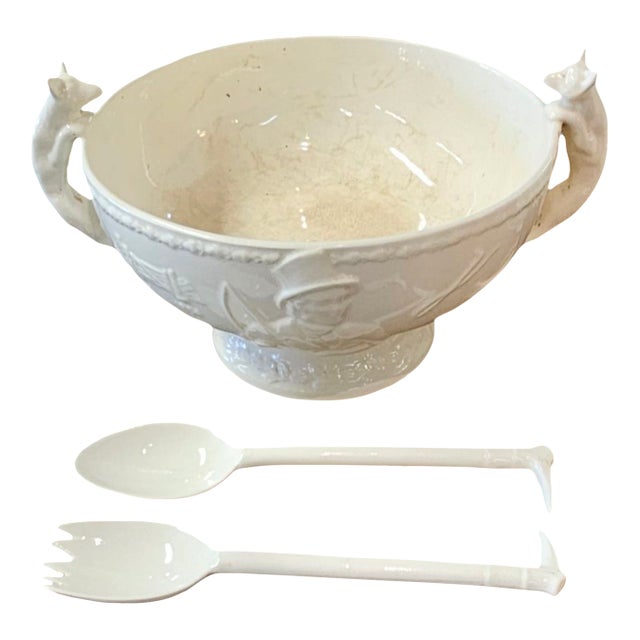 1930s Crown Devon Pottery Salad Bowl and Pair of Servers Moulded With "John Peel" and Hunting Scene, and With Fox Handles For Sale