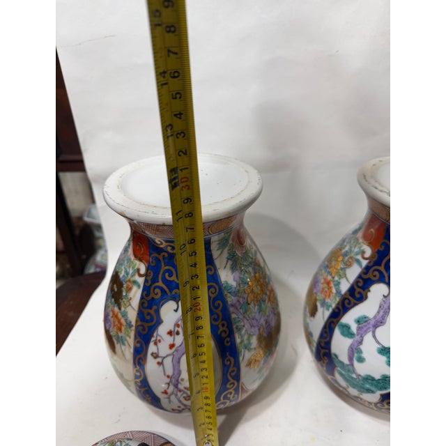 Pair of Japanese Imari Porcelain Covered Vases / Ginger Jars With Lids by l.j For Sale - Image 15 of 17