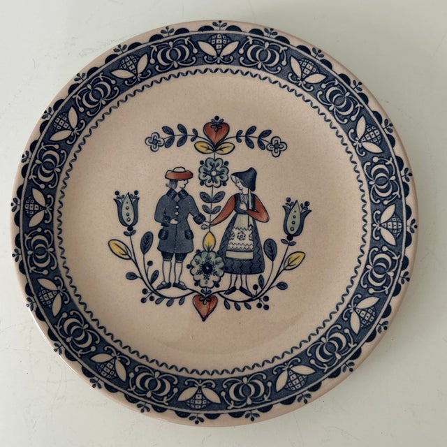 1970s 1970s English Traditional Johnson Brothers Staffordshire Hearts and Flowers - Set of 6 For Sale - Image 5 of 6