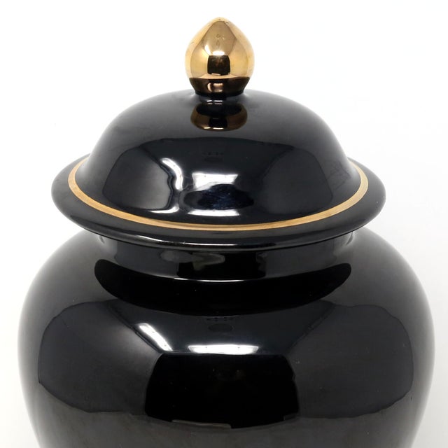 Postmodern Vintage 11.25-Inch Haeger Black Ceramic Ginger Jar With Gold Trim & Finial For Sale - Image 3 of 7