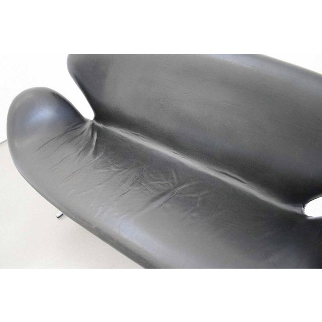 Swan 3321 Sofa by Arne Jacobsen for Fritz Hansen, 1960s For Sale - Image 6 of 8