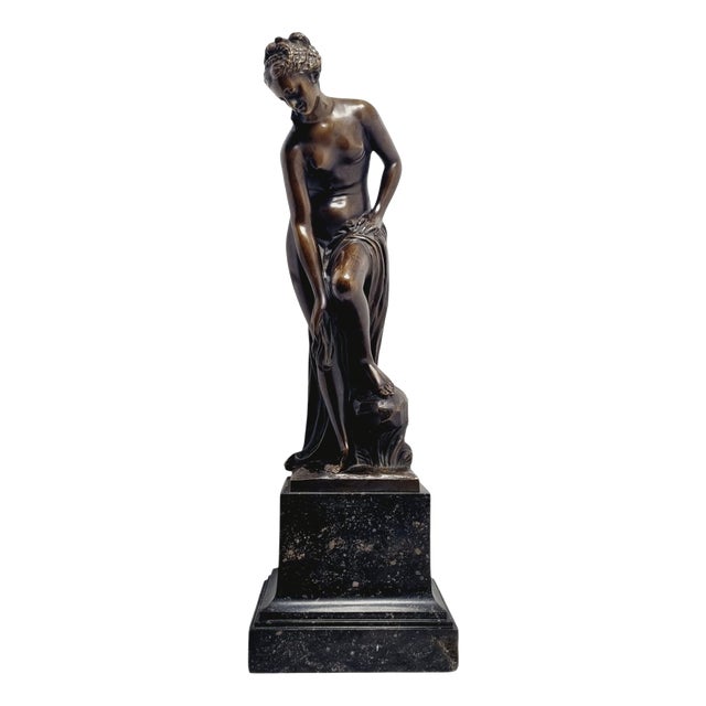 Bathing Venus, Neoclassical Nude Bronze Sculpture, 1890s, Bronze For Sale