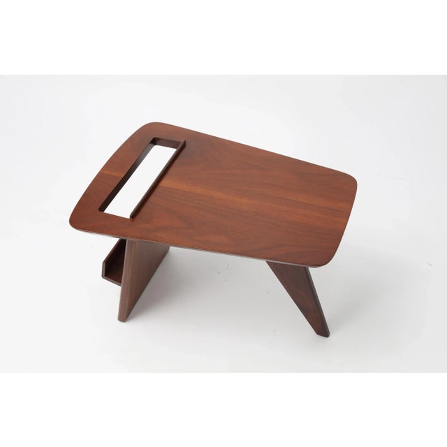 Mid-Century Modern 1950s Vintage Jens Risom Style Walnut Magazine Table For Sale - Image 3 of 6
