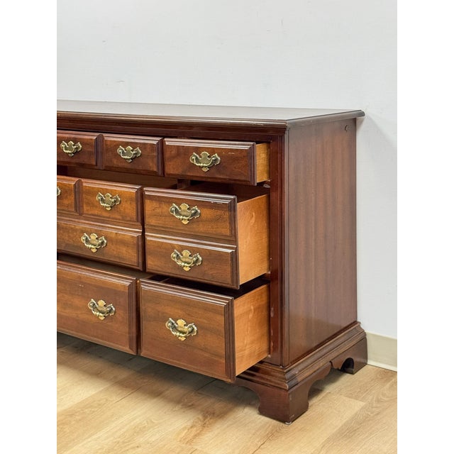 Vintage Dresser American Drew Nine Drawer Lowboy Traditional Brass Hardware For Sale - Image 17 of 18