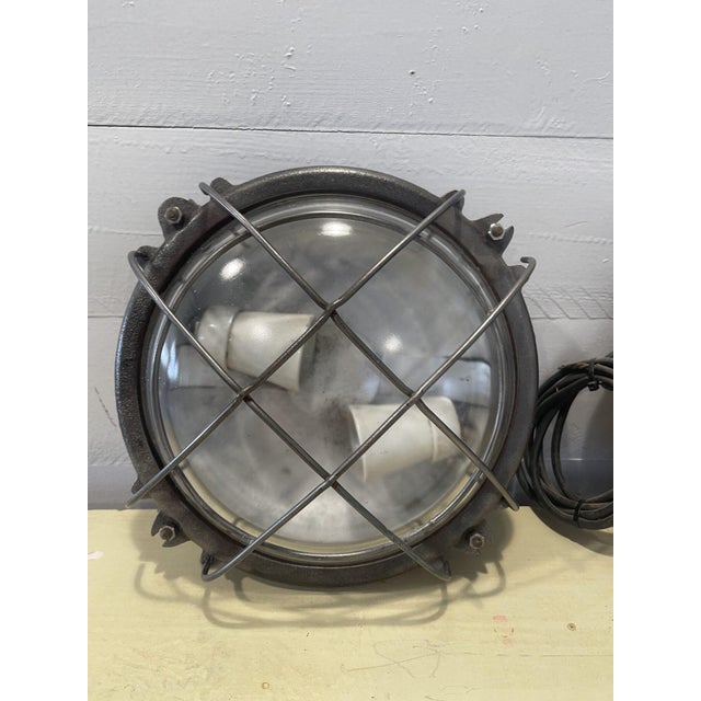 Industrial Vintage Industrial Round Wall Lamp in Cast Iron, 1930s For Sale - Image 3 of 10