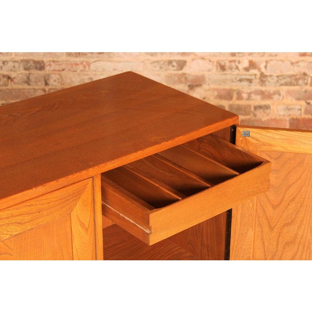 Brown Mid-Century Modern Windsor Elm Sideboard on Casters from Ercol, 1960s For Sale - Image 8 of 12