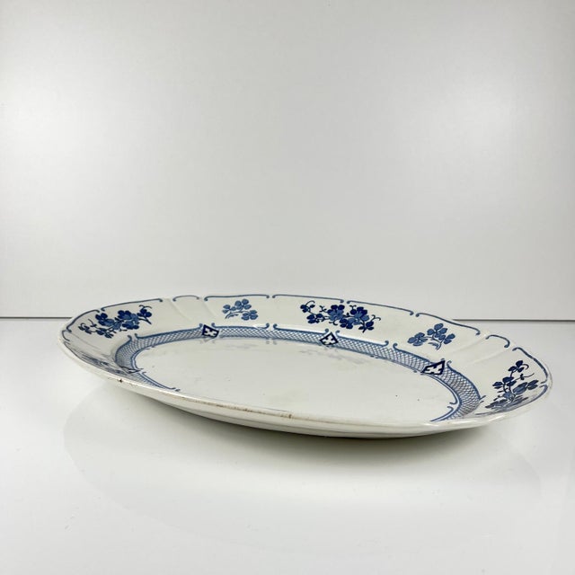 Large oval ironstone platter, KG Lunéville, "Jane" pattern, blue, 1890-1915 Dimensions: 41 x 29 cm Height: 4.5 cm Antique...