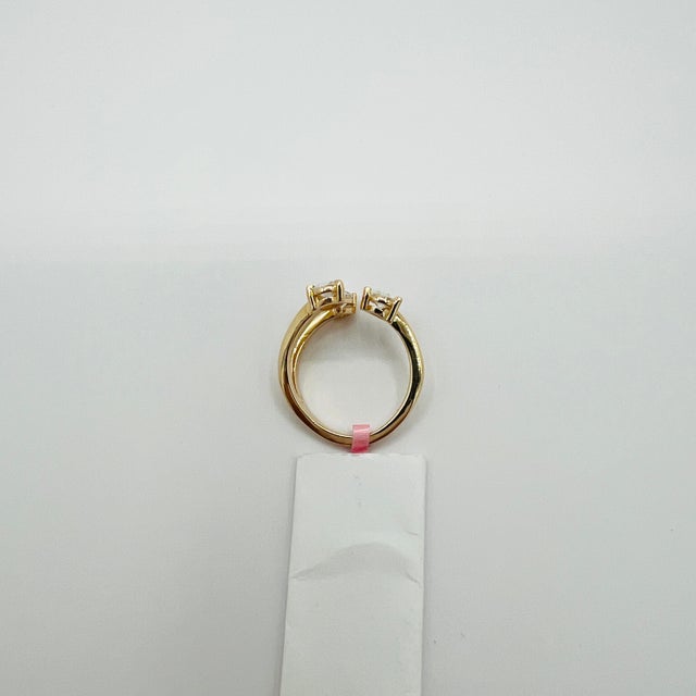 Pear Shape Diamond Ring in 14k Yellow Gold, Size 6.5 For Sale - Image 4 of 7