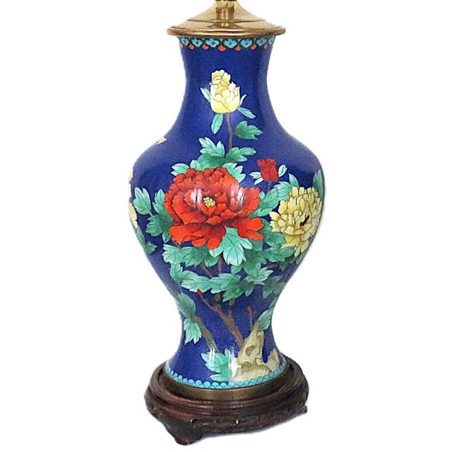Chinoiserie Late 20th Century Chinese Cloisonne Table Lamps With Flowers & Butterfly in Cobalt Blue - a Pair For Sale - Image 3 of 10