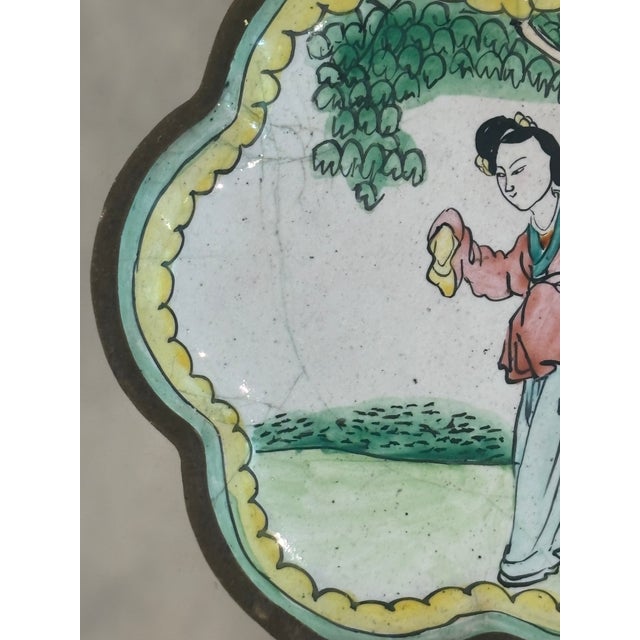 Early 20th Century Chinese Canton Enamel Figural Dish, Petite in Scale For Sale In Little Rock - Image 6 of 7