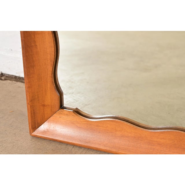 Wood Ethan Allen Style American Colonial Carved Maple Framed Wall Mirror, Circa 1970s For Sale - Image 7 of 10