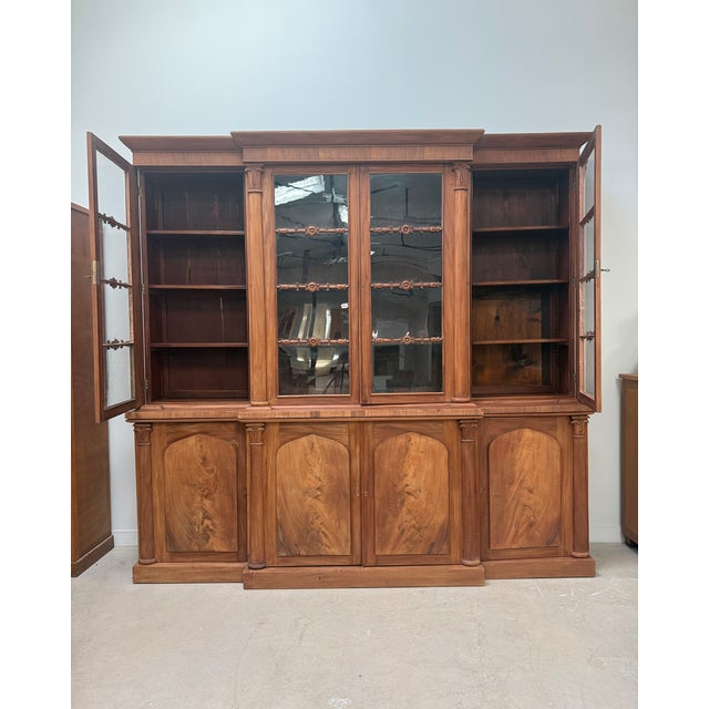 Large English Bookcase in Walnut and Mahogany For Sale - Image 4 of 18