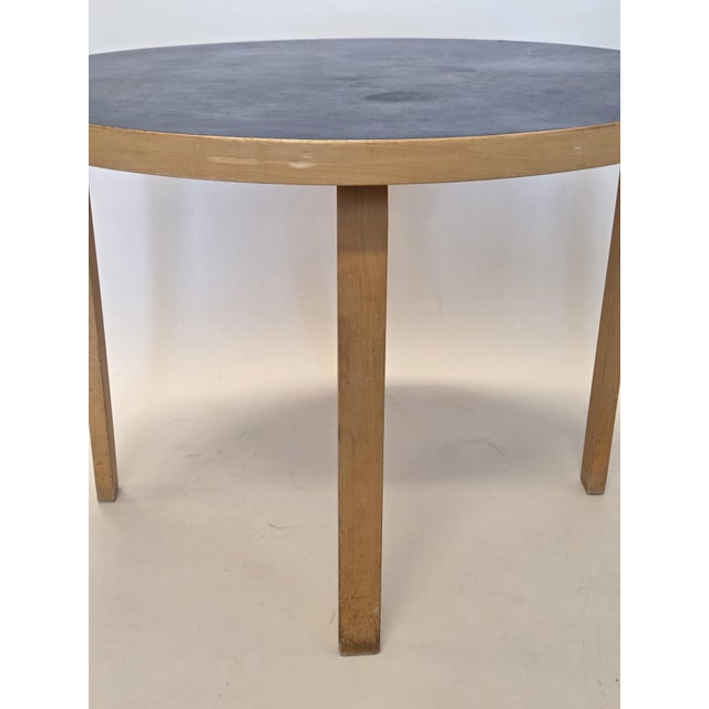 1960s 90A Table in Blue Linoleum by Alvar Aalto for Artek, Finland, 1950s For Sale - Image 5 of 16