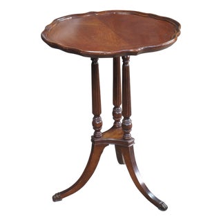 Mersman Mid Century Mahogany Scalloped Fluted Pie Crust Pedestal Stand Table For Sale