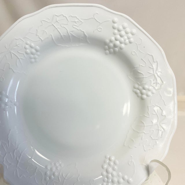 Glass 1970s Americana Arts & Crafts Indiana Glass Co. Grape Leaf Cluster Dinner Plates - Set of 8 For Sale - Image 7 of 12