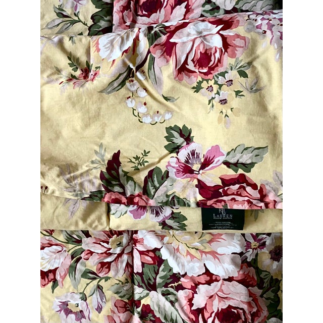 Textile Ralph Lauren Vintage Queen Reversible "Sophie Brooke" Comforter Excellent Condition For Sale - Image 7 of 9