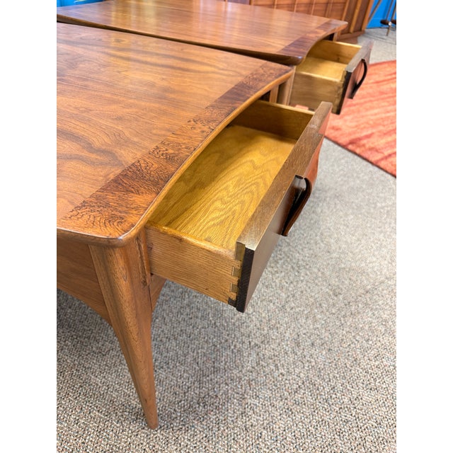 Kent Coffey Pair of Mid Century Modern Rosewood and Walnut Side Tables Attributed to Kent Coffey From the Perspecta Line For Sale - Image 4 of 12